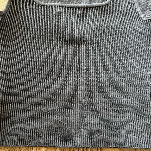 GUC Aritzia sculpt knit tank - Picture 2 of 2